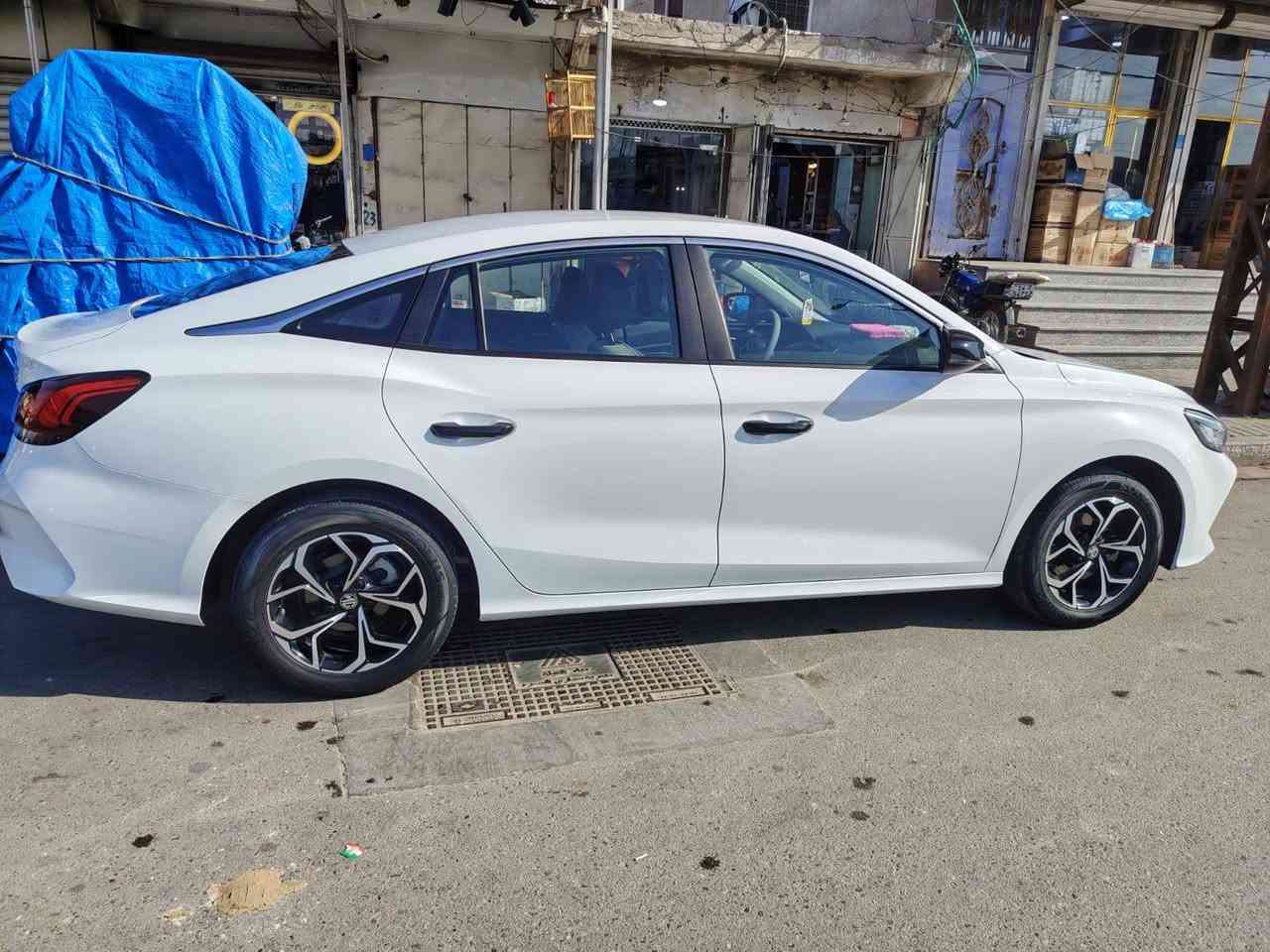 MG 2025 كير عادي
ماشية 15 ألف 
سيارة مكفولة بيها طخة بسيطة باب السائق
السعر 105 وبيها مجال 
عنوان البصرة 
***********
