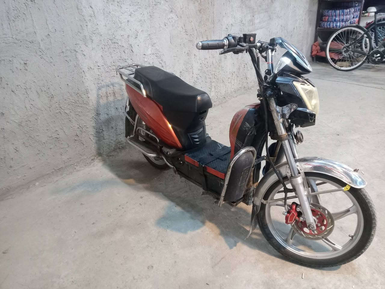 سلام عليكم دراجه هارلي خير من الله 
بطاريات زينات فحصتهن قبل كم يوم9ونص
السعر 300قفل
***********
***********
