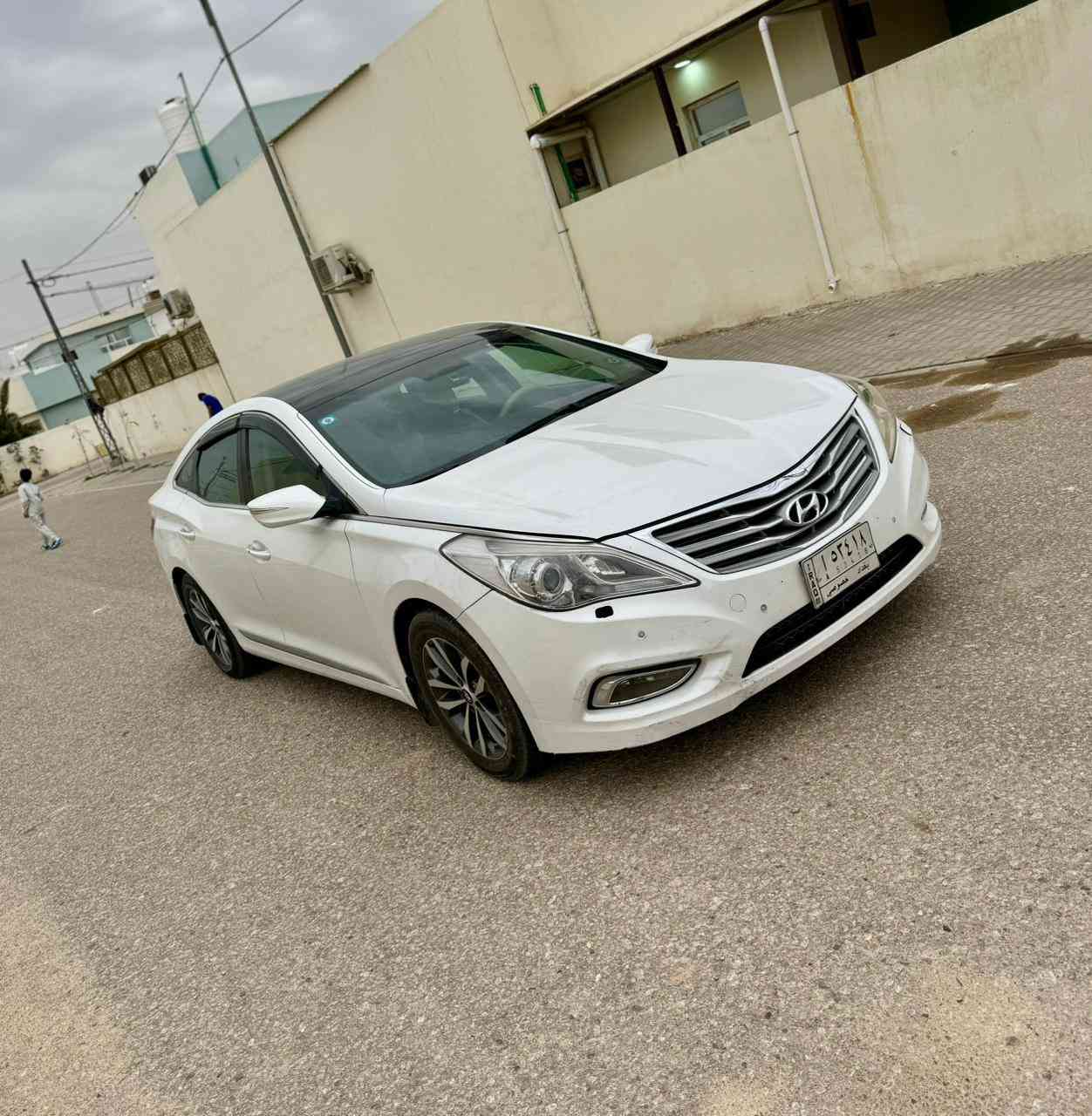 يالله السلام عليكم
للبيع. أزيرا. 2012 خليجي خـلـيـجـي فول مواصفات ViP
صبغ باب فقط باقي مكفول 
ماشية 170km مكينة 6 سلندر
- مواصفات السيارة ViP فول 1/1
- بصمة تشغيل
- بصمة ابواب
- بصمة جنطة
- بنوراما طكتين
- داخل بيجي
- كشنات جلد
- كشنات كهربائية
- كشنات تدليك
- حساسات خلفية
- تبريد خلفي
- كشنات تدفئة
- بردة خلفية كهربائية
- اوتو هولد
- اشاير بل مري
- مري شفط
- داخل صاج اسود
- سماعات انڤنتي
- مانع انزلاق
- مثبت سرعة
- تحكم إستيرين
- انارة داخلية ليزرية
- انارة بل دشبول
- شاشة
 - كامرة خلفية
- انارة بل ابواب
- لد امامي
- لد خلفي
- زينون
- ستيرن كهربائي ( متحرك )
- محرك 6 سلندر (  )
- كير ( ما مفتوح )
- دبل اكزوز خلفي
- ويل اكرون 19
- اوكس + USB
- تخم تاير
- وباقي المواصفات
اخوان سياره نضيفه وحلوه وجاهزة للاخير من كير ومحرك وحدادية وتبريد برغي واحد معايزة الف عافيه للي ياخذها
السعر 116 بيها مجال قليل 
‭***********
مكاني النجف الأشرف
ومتواجد على الانستگرام وهذا اليوزر @ii20i
