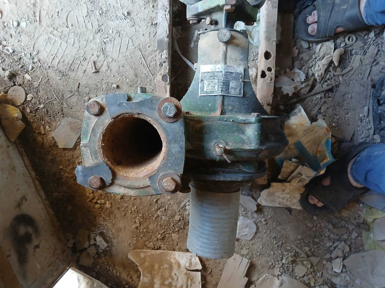 مضخه ٧نص حصان ٤في٤ نظيف جدا ***********سيدرحيم
