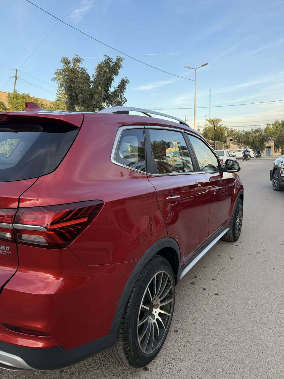 سلام عليكم
ام جي موديل 2021 
مابيه. صبغ فقط بارد وبيه طخه بل صندوك
ماشيه 67
بنورما 
وبصمه
حساس خلفي 
داخل احمر 
تبريد خلفي
صندوك شفط
مكانه الحارثيه او حي العدل
***********
120 وبيه مجال بسيط
