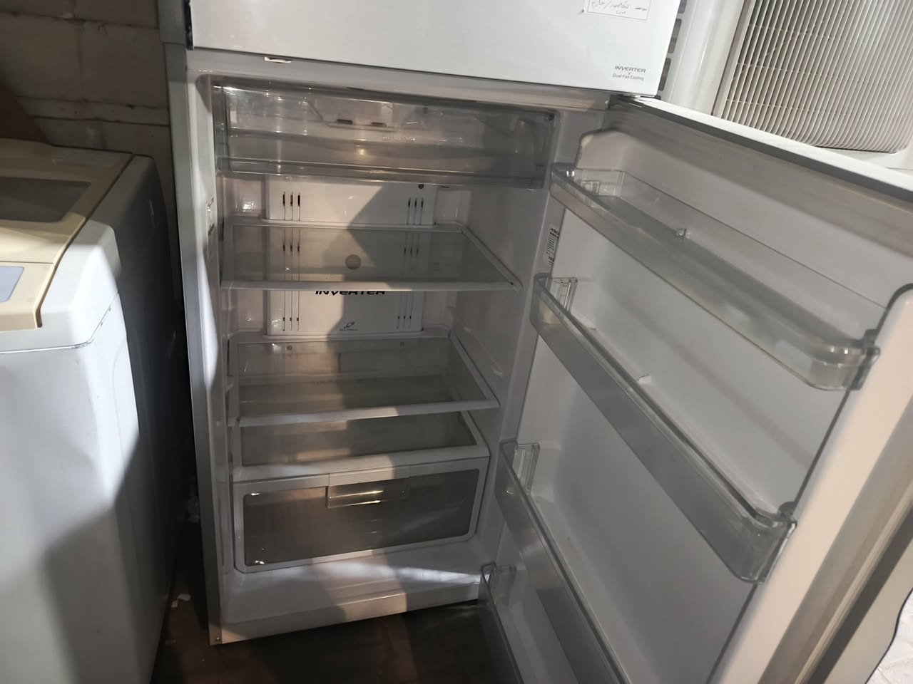 سلام عليكم 
ثلاجه البيع انفيتر 
اخت الجديده 
مكاني الكاظمية 
السعر 220 الف 
الثلاجه شغاله
‏‪+9647868470644‬‏
