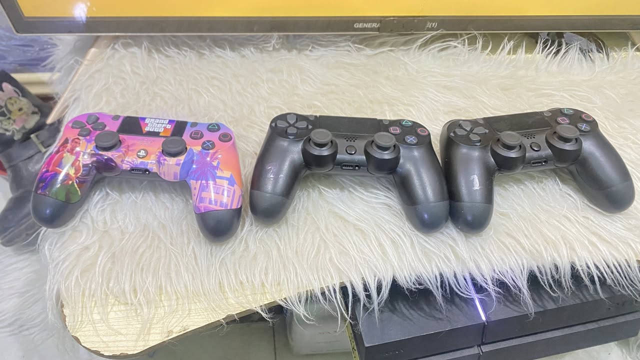 بلي4 فات مهكر مع 3جوستكات وبلازمه تكنيك حجم 42للبيع اليريد يراسلني او ***********
