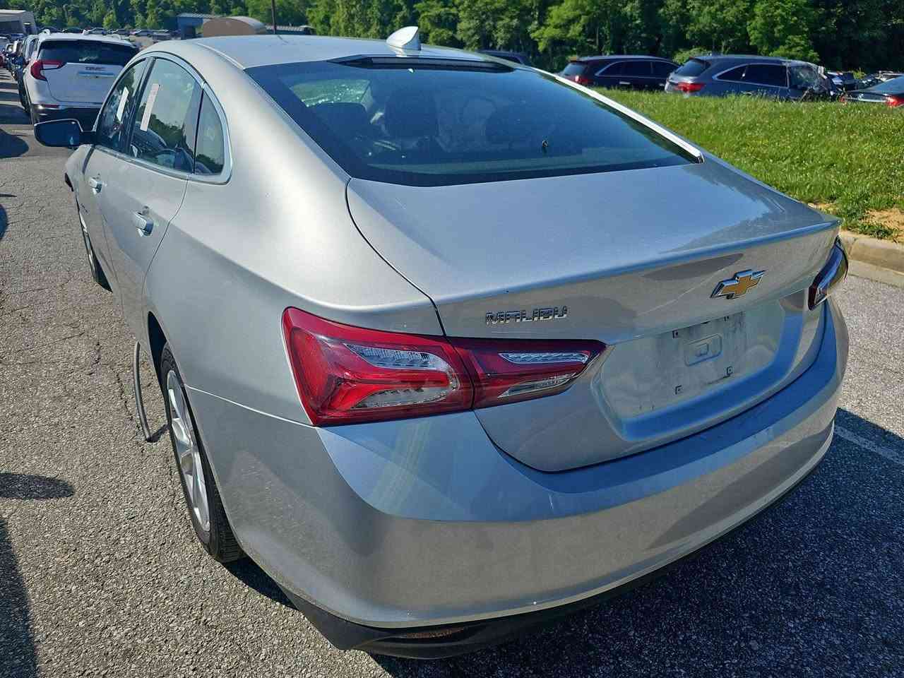 السلام عليكم للبيع ماليبو LTموديل 22اربيل تحويل ثاني يوم معروفه مواصفتها ماشيه 63الف كيلو بيها صبغ صفحه كلير من امريكا مكاني بغداد حي الجامعه ***********
