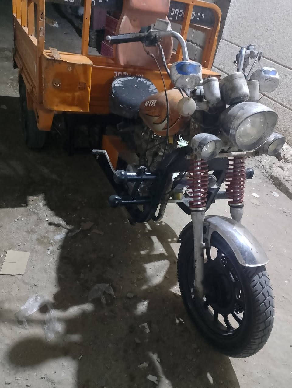 السلام وعليكم شباب ستوته اللبيع اوراق شاصي مكفول محرك مجفت مره وحده موديل 16سعر مليون بيه مجال مكان البصره ***********
