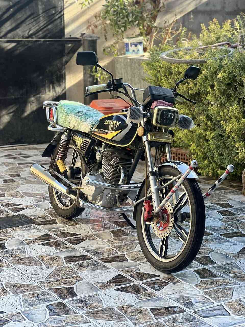 يا الله سافاني الموديل 2022 اوراق اصوليه مكمركه + تترقم الدراجه مال جناي حلوه ونضيفه نقصها بس باتري السعر 550 وبيها مجال بسيط رقم الهاتف ***********
