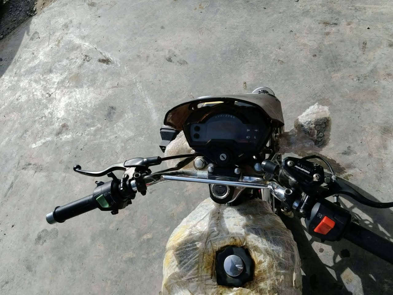 السلام عليكم 

يوجد موطور 

موديل 2024

نامي برو  5 گير

محرك 200

محرك شرط شركه 

كهربائيات شغاله كامل 

مابي اي عيب مال جناي 

الاتصال ع رقم ***********
