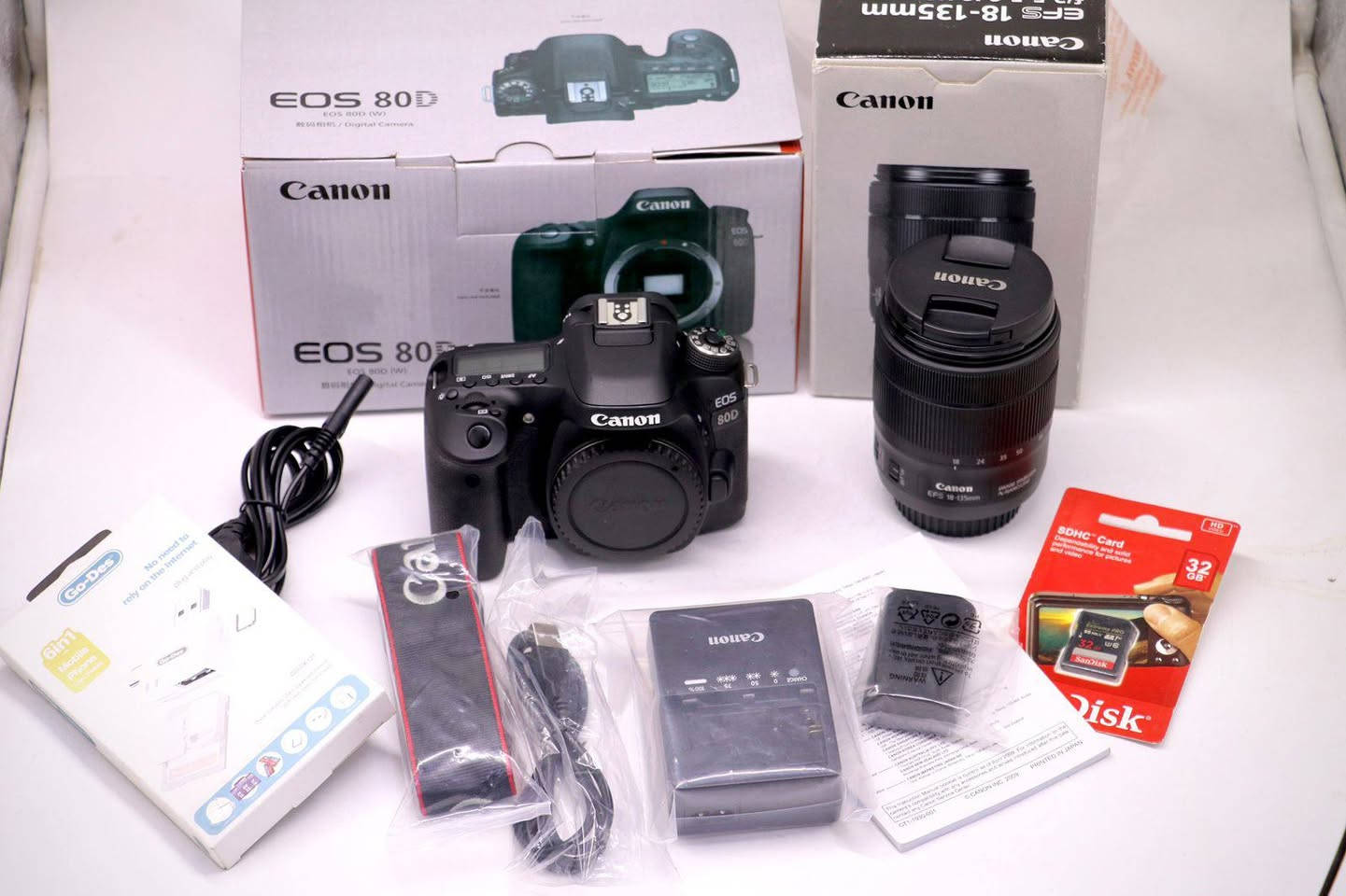 كاميرا كانون 80D شتر 2 كي ***********
925 ألف دينار عراقي
