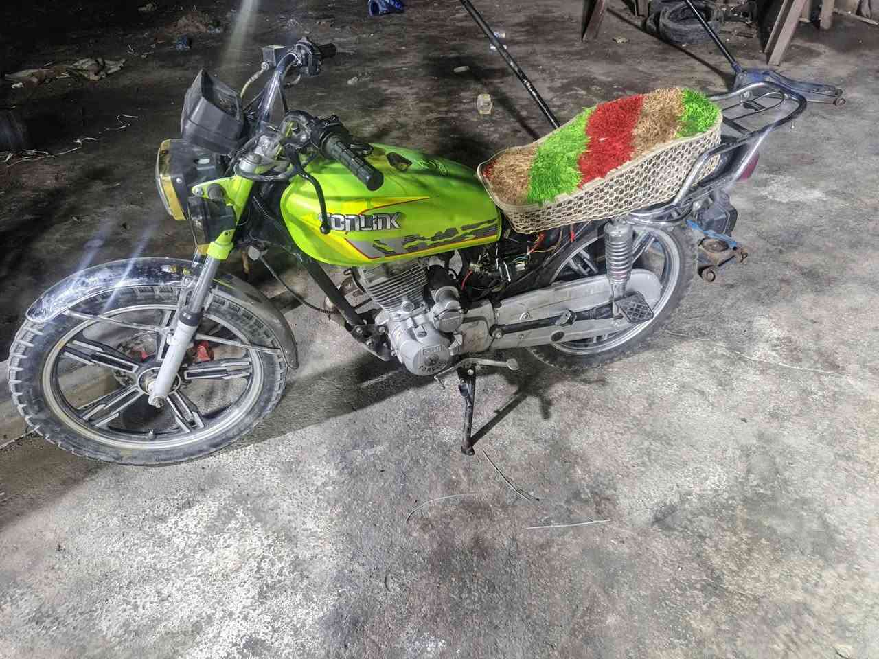 سلام عليكم دراجه ايراني ٢٣نضيفه كلش وشغال كلشي بيه سعر ٣٠٠ ***********بغداد الشعب
