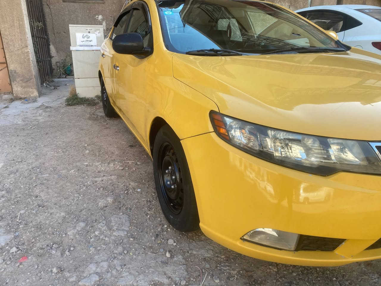 السلام عليكم كيا فورتي مواصففات عاديه ليبل واحد فقط الصندوك مبدل محرك 2000 
كير محرك تبريد خير من الله 
 فقط الباب خلف الصدر بي طعجات خفيفه 
هيئة مصفره باسمنا تحويل ثاني يوم رقم بغداد الس ع ر 86 ورقه وبيها مجال بسيط 
الخاص مفتوح


**إذا كنت صاحب هذا الإعلان وتريد حذفه لأي سبب، رجاءا أرسل رسالة إلى الدعم الفني**