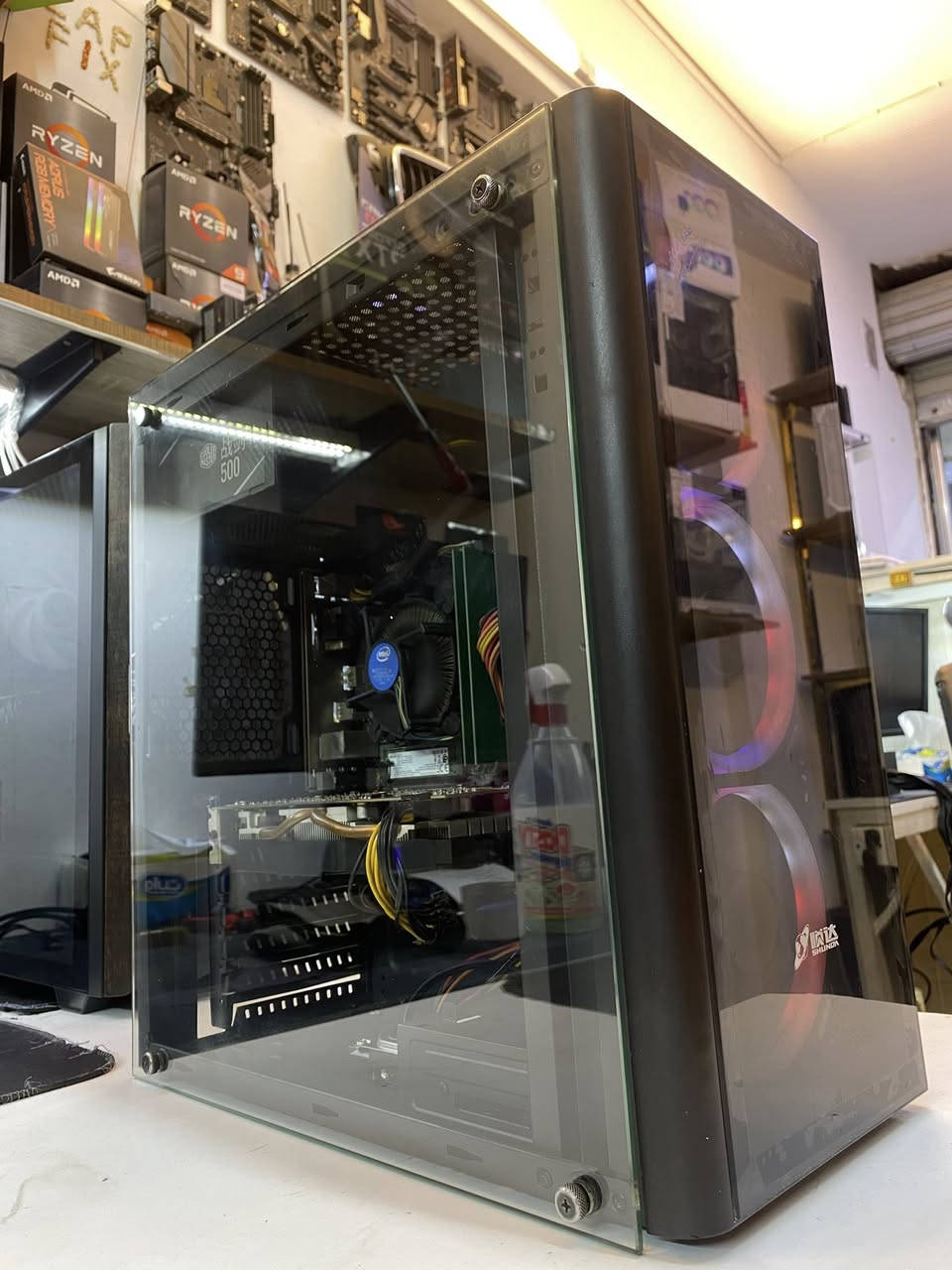 تجميعة مستخدمة تفيد للالعاب والمونتاج
مواصفات التجميعة 

Ci5 9400f
Rx 580. 8GB
Ram 16gb
M.2 256gb
Hdd 500gb
500w
H310
Case 3fan
يوجد توصيل لجميع محافظات العراق 
للاستفسار عل خاص او على الرقم ***********
