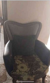 كراسي جلدية • مستعمل • ١٠ مقاعد