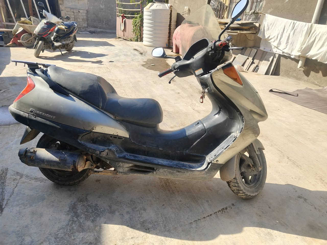 سلام عليكم مجسته هونداي  لبيع او مراوس كلشي شغال بيها كهرباءيات كلها شغاله مكينه تخبل تجي وتشوف بدون اوراق سعر500بيها مجال ***********
