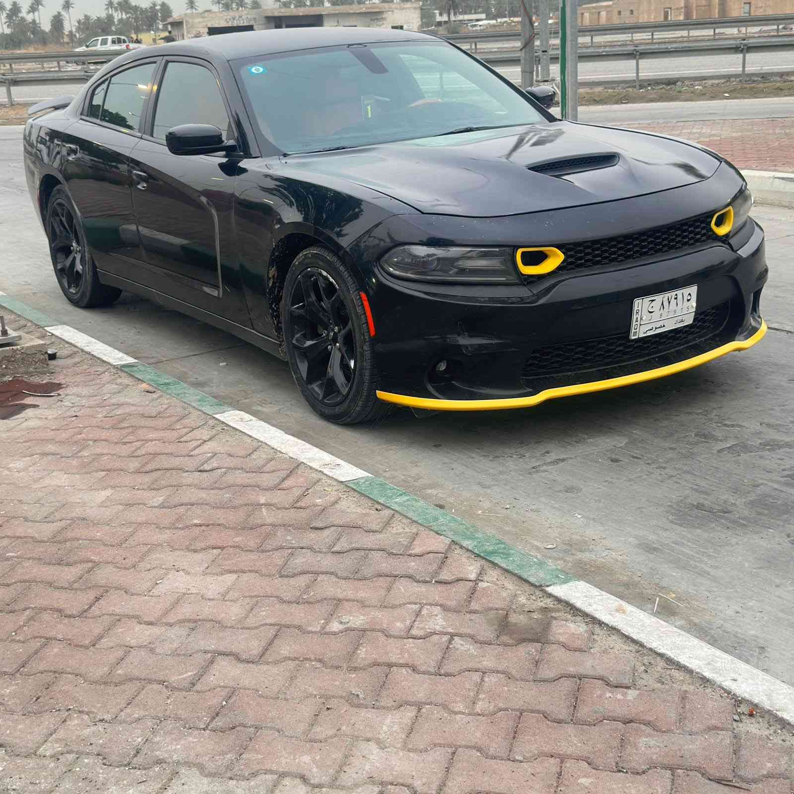 من رخصة الادمن
جارجر موديل 2020 اصل محرك 3600 حادث امريكا جاملغ وبنيد
وبالعراق صاربيه بابتين رش صبغ اثر تخريب السونار مع المنشور 
ماشيه 84 الف حقيقي 
السعر 195  
عنوان بابل شوملي ‭‬
‏‭***********‬
ملاحظة تشوف السياره غاليه اعبره وتحصل ارخص منه ودعيلي بالرزق
