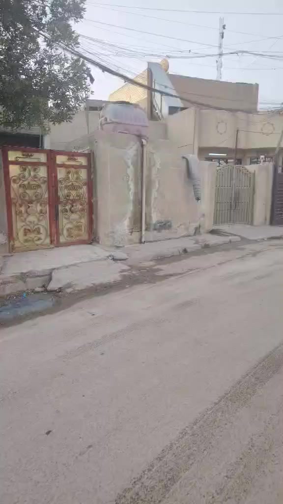 السلام عليكم اخوان بيت للبيع تجاوز
العنوان الكمالية يم شارع الحريشات 
السعر53 وبي مجال. 
الاستفسار الرقم*********** الدلال ابو علي.
