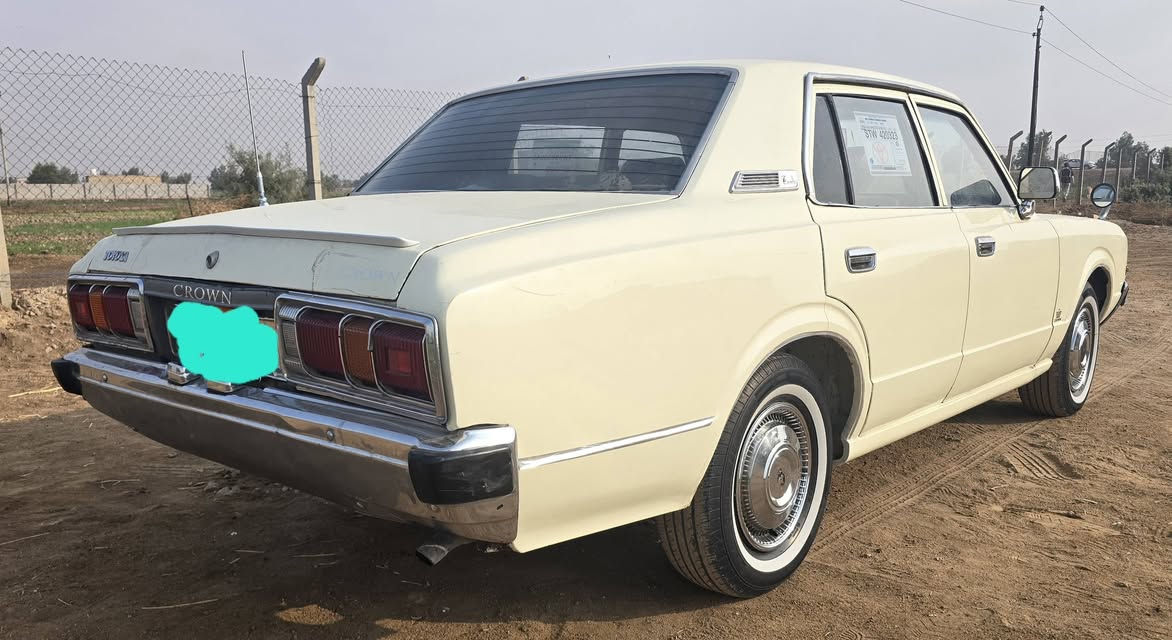 يالله السلام عليكم
اكراون موديل ٧٩ مكينه ابلاد اربعه سلندر كير ابلاد طرح مو تعليك اكسن حداديه
تخم تاير دواخل جديده رقم نينواء انكليزي مشروع وطني السعر ٥٥ وبيه مجال  بصيط العنوان العماره للستفسار الاتصال ***********
