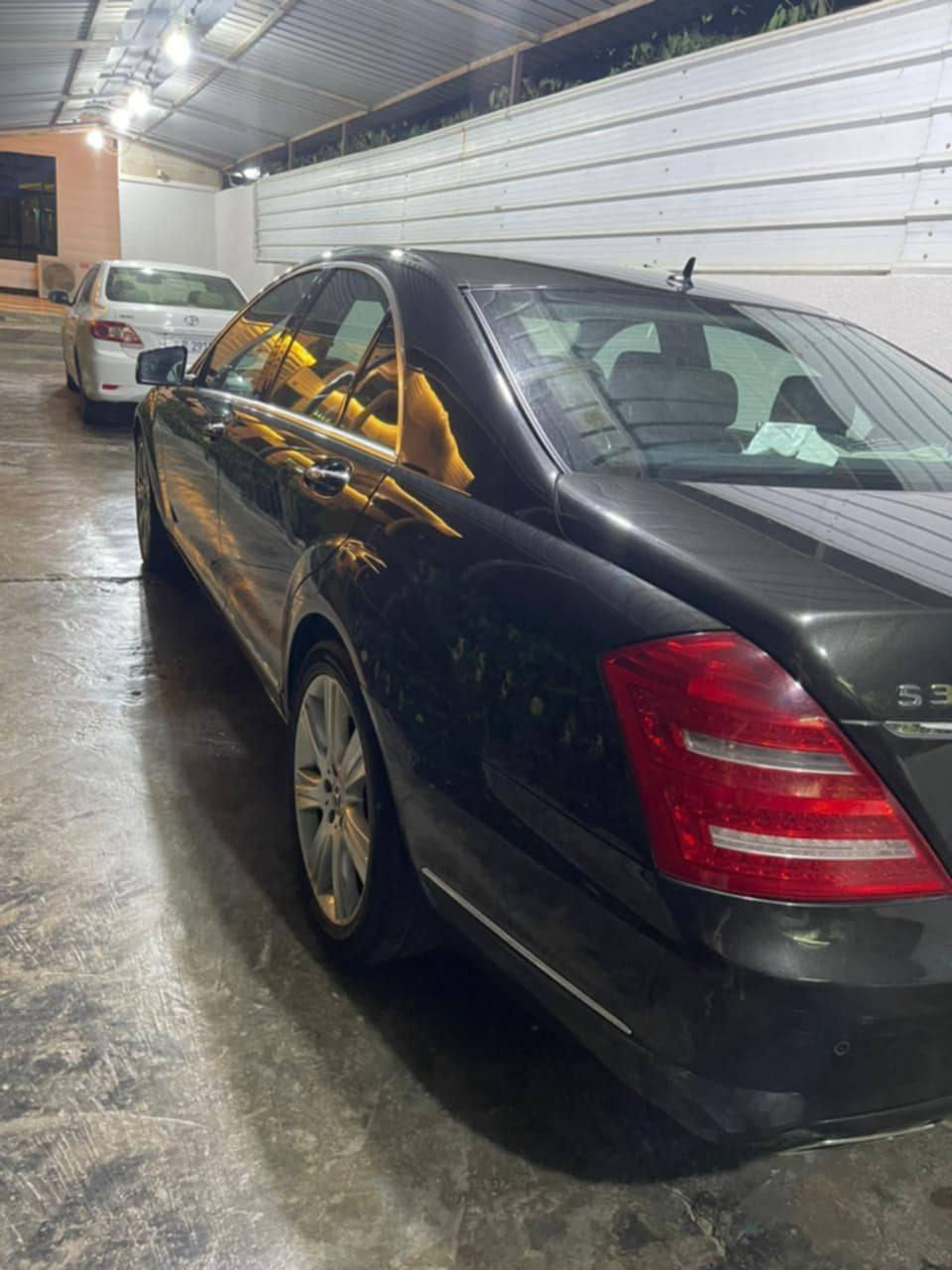 مارسدس 2013 فول مواصفات عدة الفتحة رقم اربيل بأسمي بيهة فقط كلير قطعتين جاملغ  أمامي وباب  والباقي مكفول كير مكينة جكات حدادية مكفول ونضيف السعر 21,000. مكان السيارة بغداد التاجي ***********
