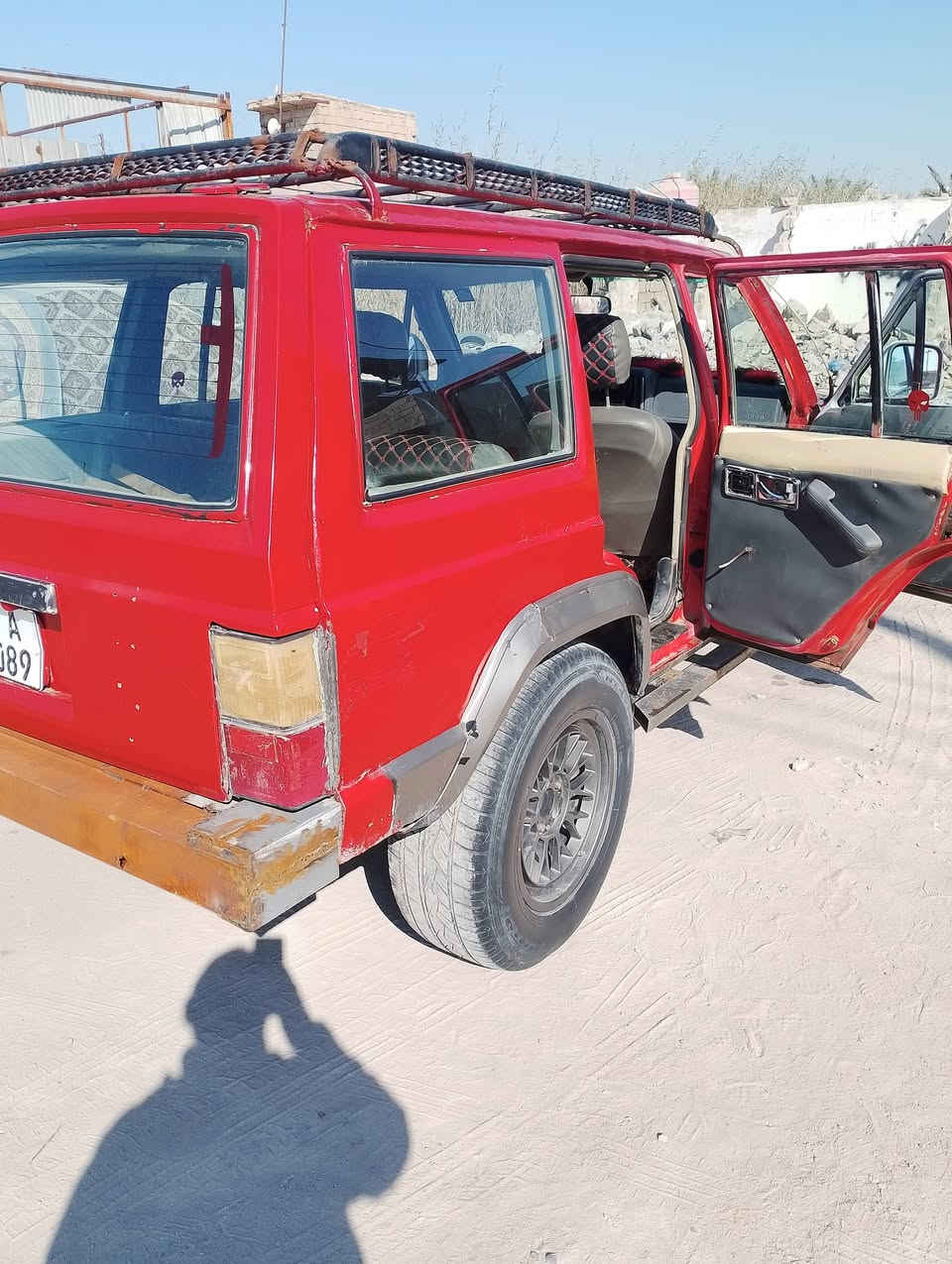 السلام عليكم جيب شيروكي محور مكينه كير 3000للبيع رقم انكليزي تحويل ثاني يوم بلبصره رقم صاحب السيارة ***********السعر35وبيه مجال تجي وتشوف السياره لاتكلي شبيهه مابيهه موديل 1991العنوان بصرة ابو الخصيب
