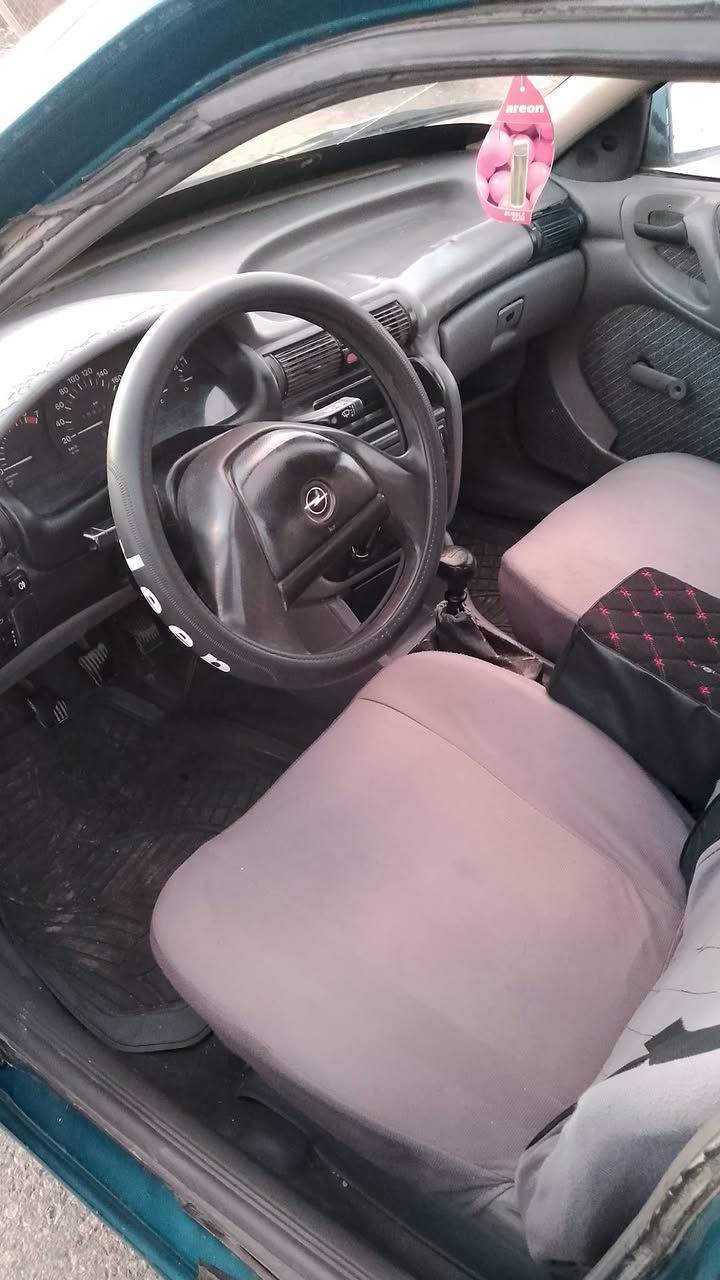 اوبل استرا موديل 1992 كير شرط محرك 16 بي بداية تبخير صبغ جمالية سنوية جديدة 29 صاحبه  الشرعي موجود في الموصل السعر 35 قفل ***********
