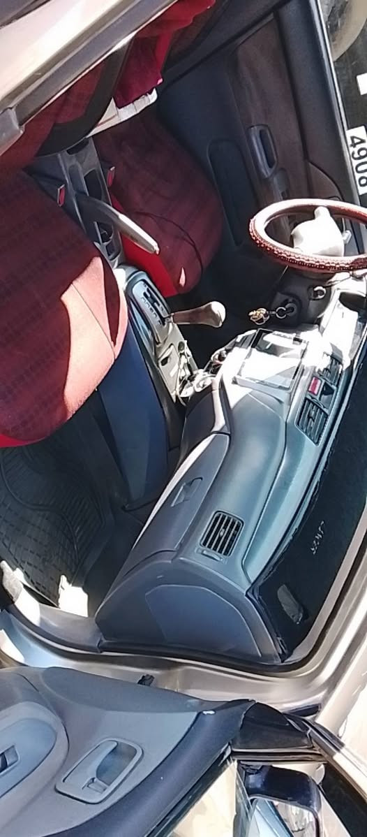 سلام عليكم لانسر ٢٠٠٦ للبيع مكينه ٢٠٠٠ خير من الله كير اوتو حداديه حلوه  باتري جديد تخم تاير جدد بيهه قطع ابيعلك حزام مكانهه بالدوره السعر ٦٥ وبيهه مجال الرقم***********
