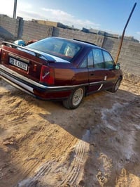 اوميغا • محرك 2000 • الرمادي