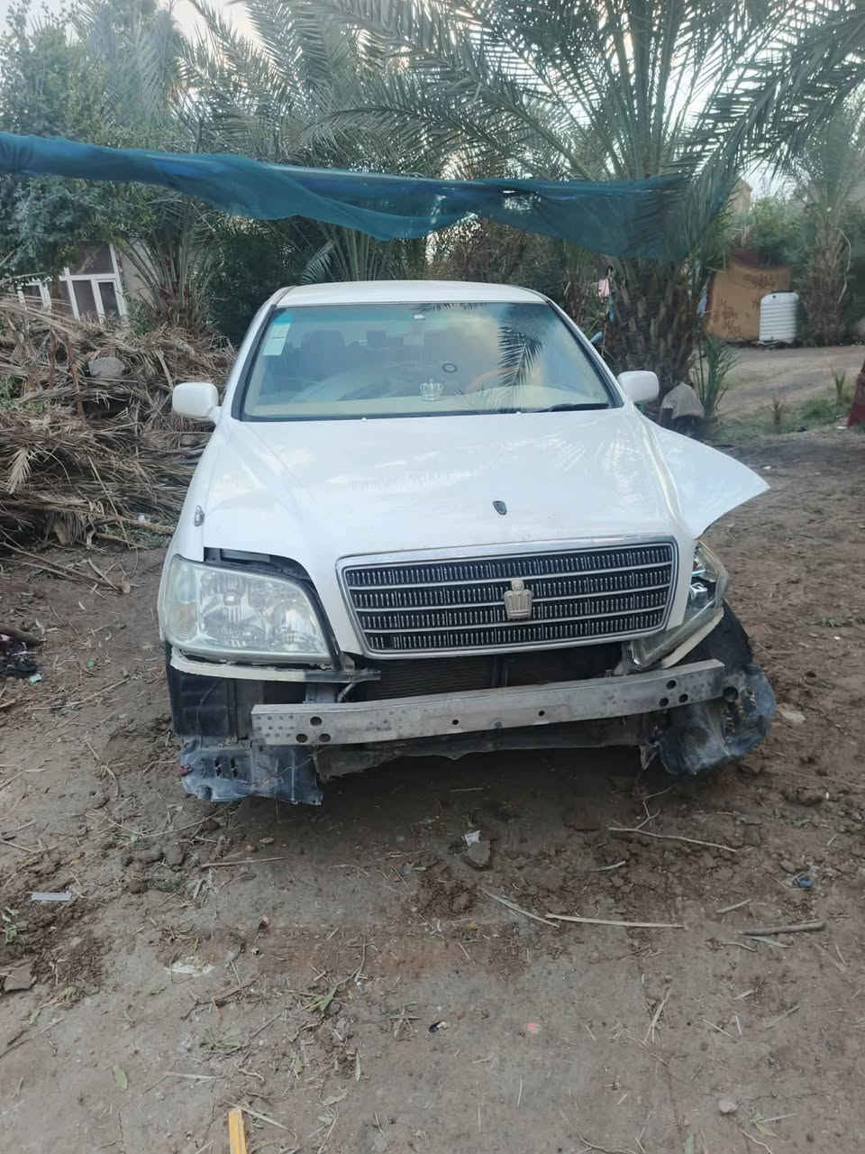 السلام عليكم...
سياره ملكه 2002 سياره 3 دكم مكفوله من الكص ومن نقل جثه.. السياره شاصي 75 رقم انكليزي تحويل ثاني يوم بأسمك.. السياره بيها حادث جمالغ ايسر تايرات تخم جديد.. حداديه جديد محرك دي فور الجبير مكينه وگير جديد. السعر 120 وبيها مجال.. 
للتواصل ***********
موجود واتس..
