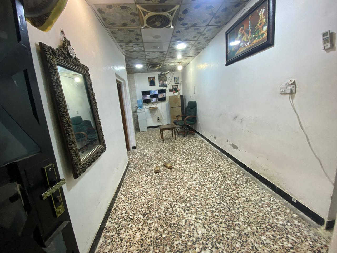 بيت للبيع بالزعفرانية أسواق مريم شارع مطعم ابو عگال تاسع فرع ع اليمين مساحة 200 البيت بي عقد زراعي 35 ومشمول بالتمليك كامل خدمات اترجاكم علقوا بما يرضي الله وهذا رزق غيركم وحرام تكسرون بي التواصل الاتصال ع الرقم ***********
