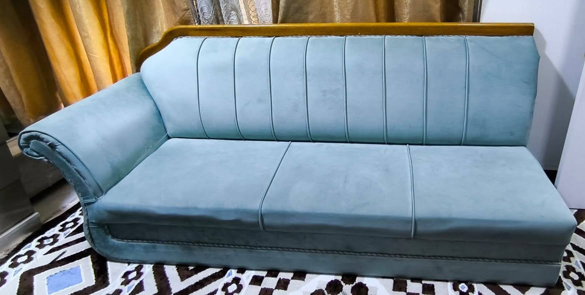 ديوان مستعمل ١٠ مقاعد نظيف كلش قبل ٦ شهور دوشمته الله شاهد شغل مال زمان كلش قوي السعر ٣٠٠ الف
للاتصال ع ال واتساب ***********
