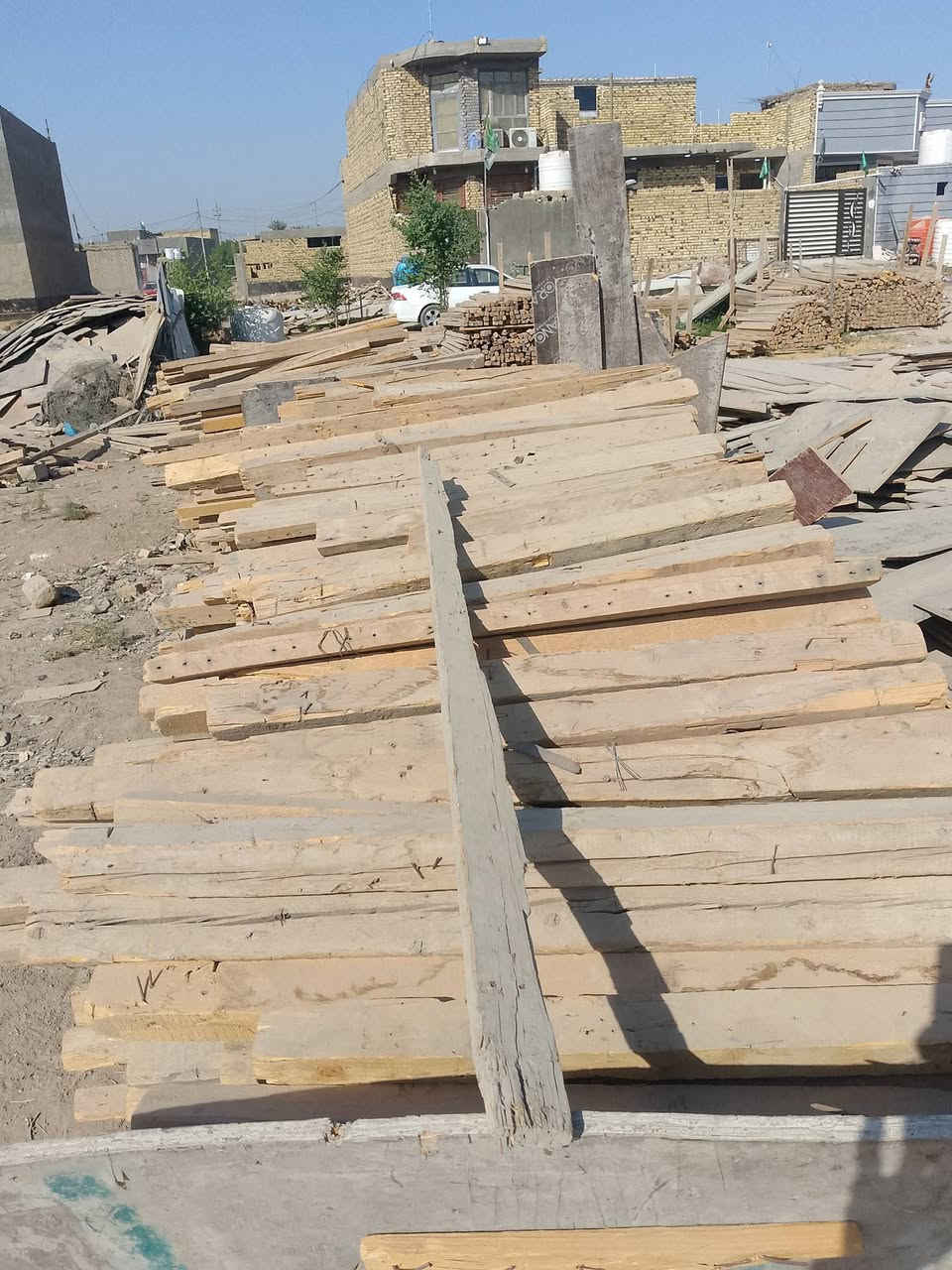 خشب سير ومقاصير بلاويد عرض 60 طول ستندر عواجه ومكص كهرباء مكاني بابل ***********
