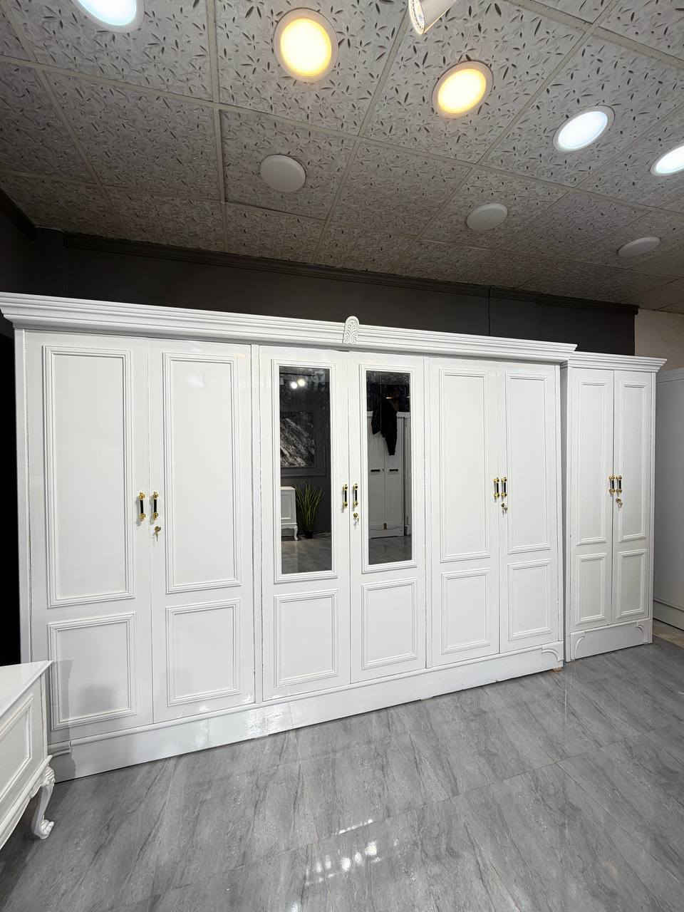 السعر // مليون و 50

🔅تفاصيل الغرفة المرمري  ....

خارج ٤ملم ام دي اف 🔺
وداخل معاكس ٣ملم 
صبغ حراري  درجة اولى 

عدد القطع  ٧ قطع 😍
🔺1 //جرباية  قياس  ١٦٠ × ٢٠٠ 
🔺//ميز جانبي ايسر قياس ٥٠
🔺2// وميز  جانبي  قياس ٥٠
🔺3// زاوية ارتفاع مترين عرض ٨٠
🔺4// وميز بلازمه  
🔺5//وميز مراية ارتفاع مترين عرض ١٢٠
🔺6// وكنتور ٦ باب  ارتفاع مترين و١٥ طول ٣ متر و١٥

القطعه الثامنة حسب الطلب شازلون
سعرها ٥٠ الف ❤️

(توصيل مجاني مركز بغداد )
التوصيل يشمل الشد مجاني 🔥
(اطراف ٥٠)
باقي المحافضات حسب البعد
شازلون سعرها ٥٠ الف
شازلون مخزن ٧٥ الف


**إذا كنت صاحب هذا الإعلان وتريد حذفه لأي سبب، رجاءا أرسل رسالة إلى الدعم الفني**