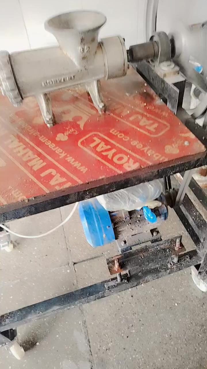 اسلام عليكم مثرامه حجم ٣٢ شغاله ماطور ٢ حصان بغداد مدينه الصدر للاستفسار *********** سعرهه ٢٠٠
