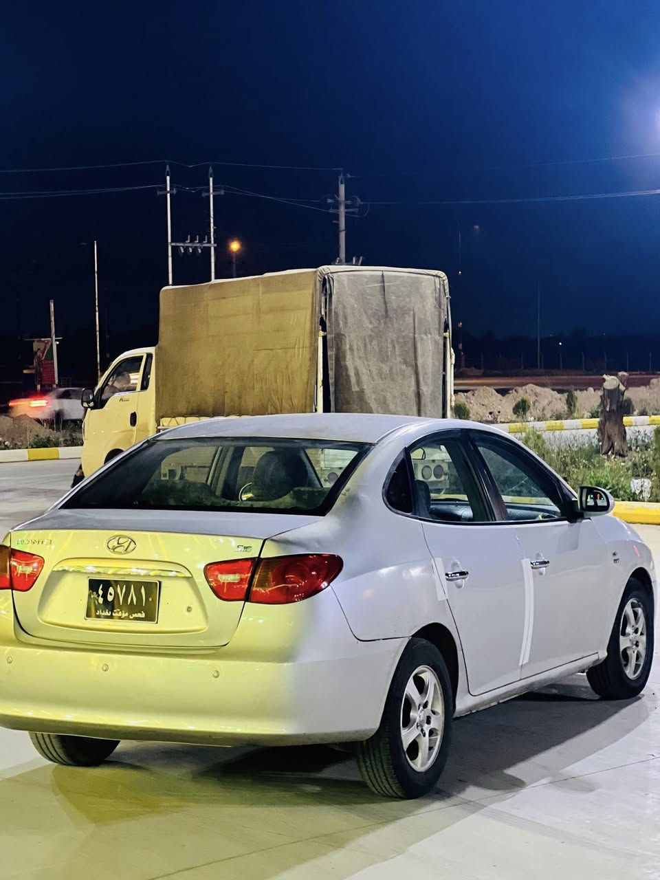 ئاڤانتی
براوەبراوە
گیرومەکینە بەشرت
سەقف و شانسی بەشەرت
کەفەر گوراو بەشەرت 
تەبریت ساردو گەرم بەشەرت
سەیارەکە بێ مەسرفە
ژ.م***********
ئەدمین❤️
