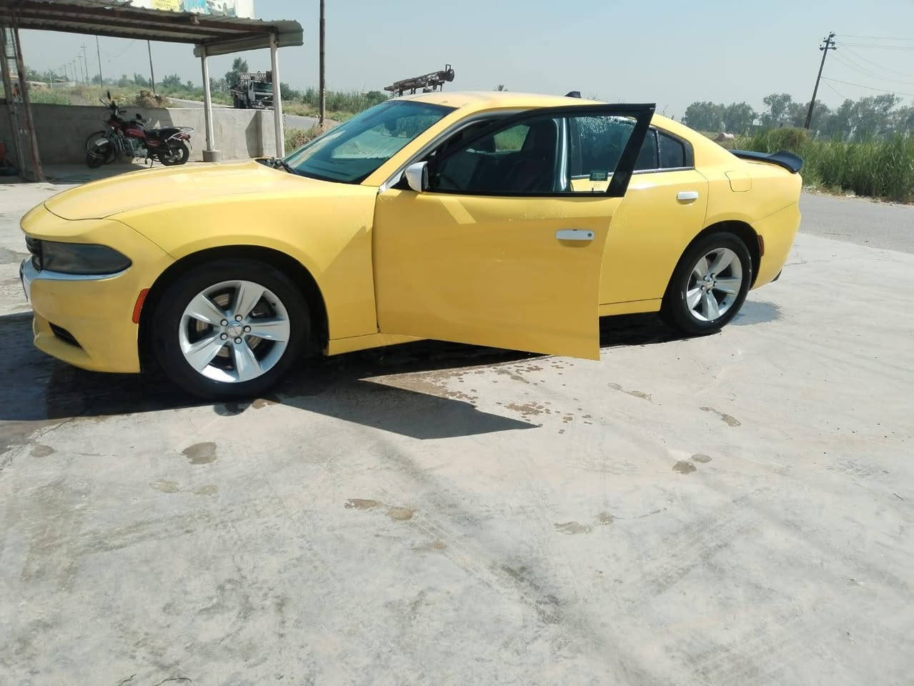 السلام عليكم ورحمة الله وبركاتة 
جارجر sxt للبيع موديل 2019 اجره رقم بغداد الجديد تحويل مباشر كفاله محرك كير تبريد  تخم تاير جديد كامله مناقصها شي خلاص السيارة خير من الله.. السعر 190 بيها مجال 
حادثها موضح بالصور
مكان السياره الدجيل صلاح الدين 
***********
***********

