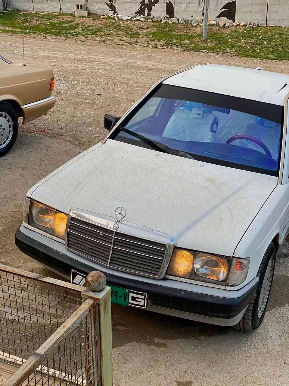 Mercedes 190  
مۆدێڵ : ١٩٩١
مەکینەی کراوە بە ٢٣٠ ی کابرێتەر 
مەکینەکەی لۆکە
گێڕ عادیە  بێ سەر ئێشە 
گێڕ و مەکینە بە شەرتی ١٠٠٠ فیتەر 
 سەنەوی جنوبە وەکالەتیشی لەگەلە بە شەرتی ئەوەلیات
دەعمی نیە  
سڵایدە 
هەر چوار  تایەکەی تازەیە 
کارەبایی +تەقەو ڕەقە بە شەرت 
سعریشی لە خوار هەموو بازاڕە بە تەحەداوە 
٢٦ گەڵاو مەجال 

*********** 
سلێمانی السليمانية, العراق
