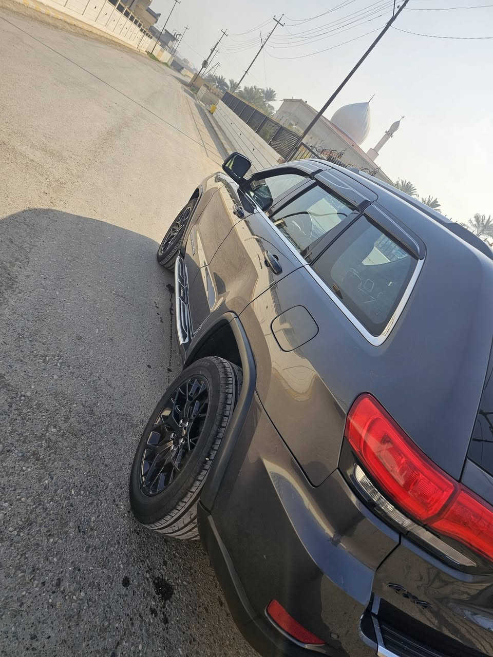 جيب ٢٠١٧ فول مواصفات رقم بغداد دولي كلين بيها صبغ شبر بالهلال مال الجاملغ الامامي سياره جاهزه كير محرك تبريد تخم تاير السعر ٢٢٠ وبيها مجال بسيط استفسار *********** مكان السياره الضلوعيه
