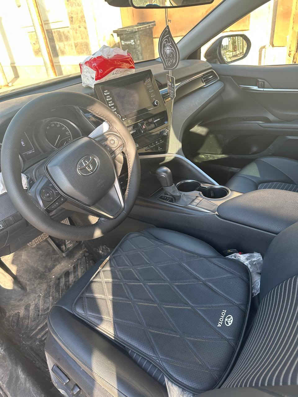 كامري موديل 2024 وارد امريكي  لون اسود رقم اربيل بسمي هزة جديدة  ضررها خلفي شرط بدون دواخل وبدون إيرباك تبديل قبغ صندوق اصلي نفس اللون وصبغ جاملغ الخلفي الأيسر ماشية 27 الف ميل سيارة نظيفة موجودة بالموصل السعر 208 بيها مجال قليل  ..للاستفسار

 *********** 
***********
