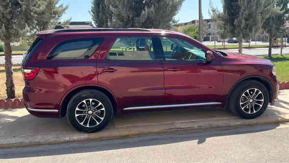 دورنگو موديل 2017 وارد امريكي 
السياره باأسمي هزه وفحص جديد تاريخ الانتهاء 2030 رقم الدولي 
المواصفات
شاشه كبيره لمس 
حساسات خلفيه مع كامره دواره 
توقف ذاتي عند الرجوع للخلف 
تشغيل ذكي بصمه مع دخول ذكي 
تشغيل عن بعد 
تشغيل وإطفاء ذاتي auto start 
شفتر بالستيرن مع تحكمات كامله من مودات واضغط وتحدث وغيرها
كير ماوس اوتماتيك 9 نمر 
السياره تو ويل المرغوبه 
كشنات جلد مع تحكم كهربائي بكشن السائق
تدفئه بالكشنات مع الستيرن 
3 قطع تبريد (امامي وسط وخلفي )
تخم تاير نكسن مع ويل كب 18 جديد 
حداديه جديده 
كهربائيات جميعها شغاله 
التبريد خير من الله ثلج مع تدفئه 
عليها ادامه السياره من بلك ونوزلات مع عبوه فيول بم اصليه 
مكينه وكير شرط الفحص 
السياره جاهزه من كل النواحي 
حادثها البنيد فقط ومصبوغ 
والسياره قبل يومين بولشتها مع صبغ الدعاميه 
اللون كرزي ابو الشذره
السعر 225
السياره موجوده بالبصره /حي الخضراء 
رقم الهاتف *********** البصرة
