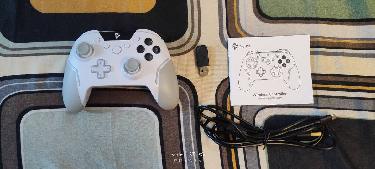 جوستك محترفين نوع X20 من شركه EasySMX بنمط RGB light   تشتغل على جميع المنصات  والاجهزه PC* switch * Android/IOS*وغيره  وموجود تطبيق خاص بيه وبسعه بطاريه 1000mAh  ونوعيه الازرار Mecha-tactile الجوستك جديد بالباكيت  سعر 55 الف مع التوصيل


**إذا كنت صاحب هذا الإعلان وتريد حذفه لأي سبب، رجاءا أرسل رسالة إلى الدعم الفني**