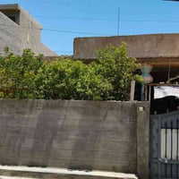 للبيع. بيت طابو صرف 300 متر  يحتوي ع 3 غرف استقبل 4×6 هول 4×4 صالة مطب...