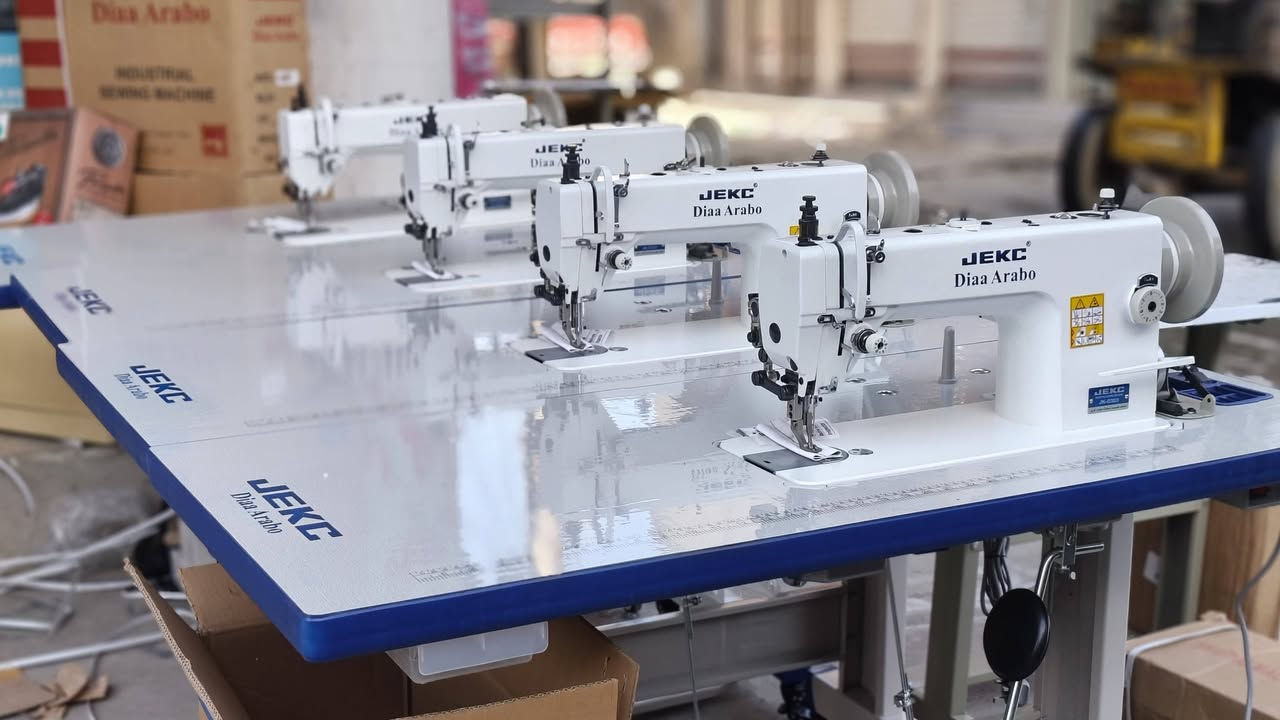 السلام عليكم
ماكنة التعريش من ماركة جيكس JEKC لتخفيف الجلود
 دقه وامتياز بالعمل 
متوفر جميع موديلات مكائن الأختصاص الصناعي
⚜️ ماكنه صناعي من ماركة JEKC ⚜️
اختصاص للجوادر والمشمع
جوزه كبيرة
طعنة بحجم 0 إلى 12
وقدم كبيرة للشغل

للاستفسار الاتصال_
***********-وتساب +اتصل
‏‪***********‬‏اتصال
‏‪***********‬‏ وتساب اتصال
