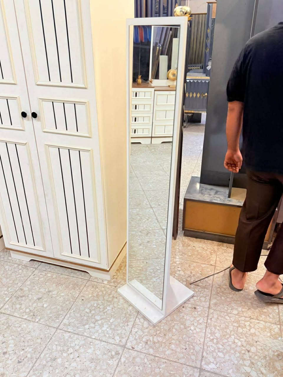 ✨ غرفة تركي 🇹🇷 تركي حديث اصلي 9قطع
نظام ابواب 
سرير مخزن عملي 
 قماش وتر بروف أصلي
✨ نظافة 95 /💯
السعر  / مليون و150 
 شد ونقل مجاني داخل بغداد
توصيل للمحافظات بأسعار رمزية


**إذا كنت صاحب هذا الإعلان وتريد حذفه لأي سبب، رجاءا أرسل رسالة إلى الدعم الفني**