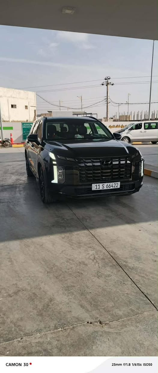 للبيع بلسايد ٢٠٢٣ XRT معروفة مواصفاتهة  رقم بغداد بأسمي ترقيم جديد ماشية ٣٢ حادثها باب خلف السايق وسونارهة وصور الحادث منشورة جديدة ونضيفة مابيها اي عطل للاستفسار ***********
