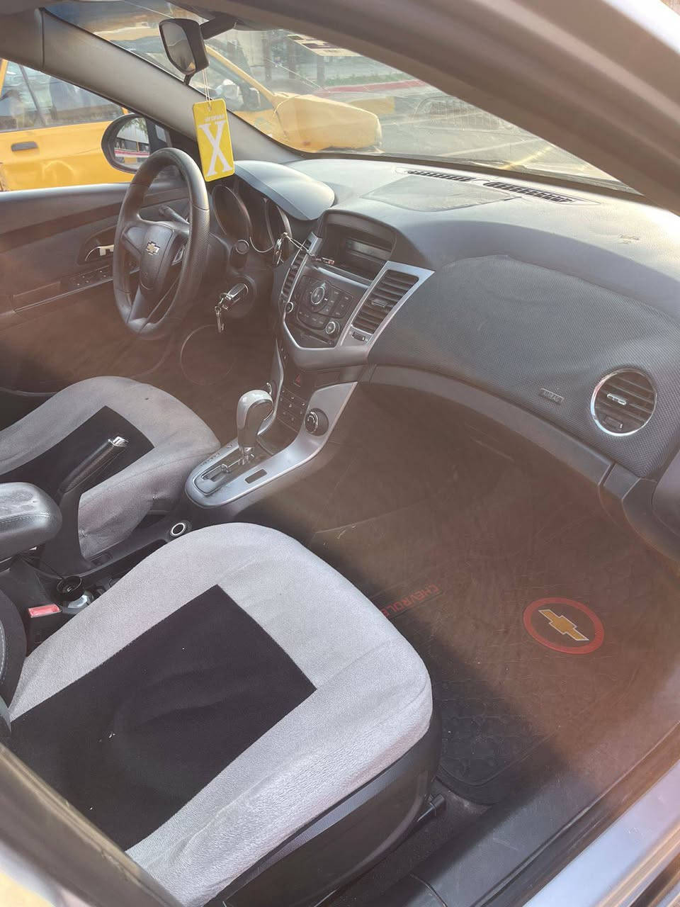 السلام عليكم شوفرليت كروز خليجي موديل 2012 بيه طخة خفيفية بحافة الجاملغ وحافة قبق الجنطة السيارة كير محرك 1800 جدد تدفئة تبريد ثلج السيارة حلوة السعر 67 للاتصال
***********
