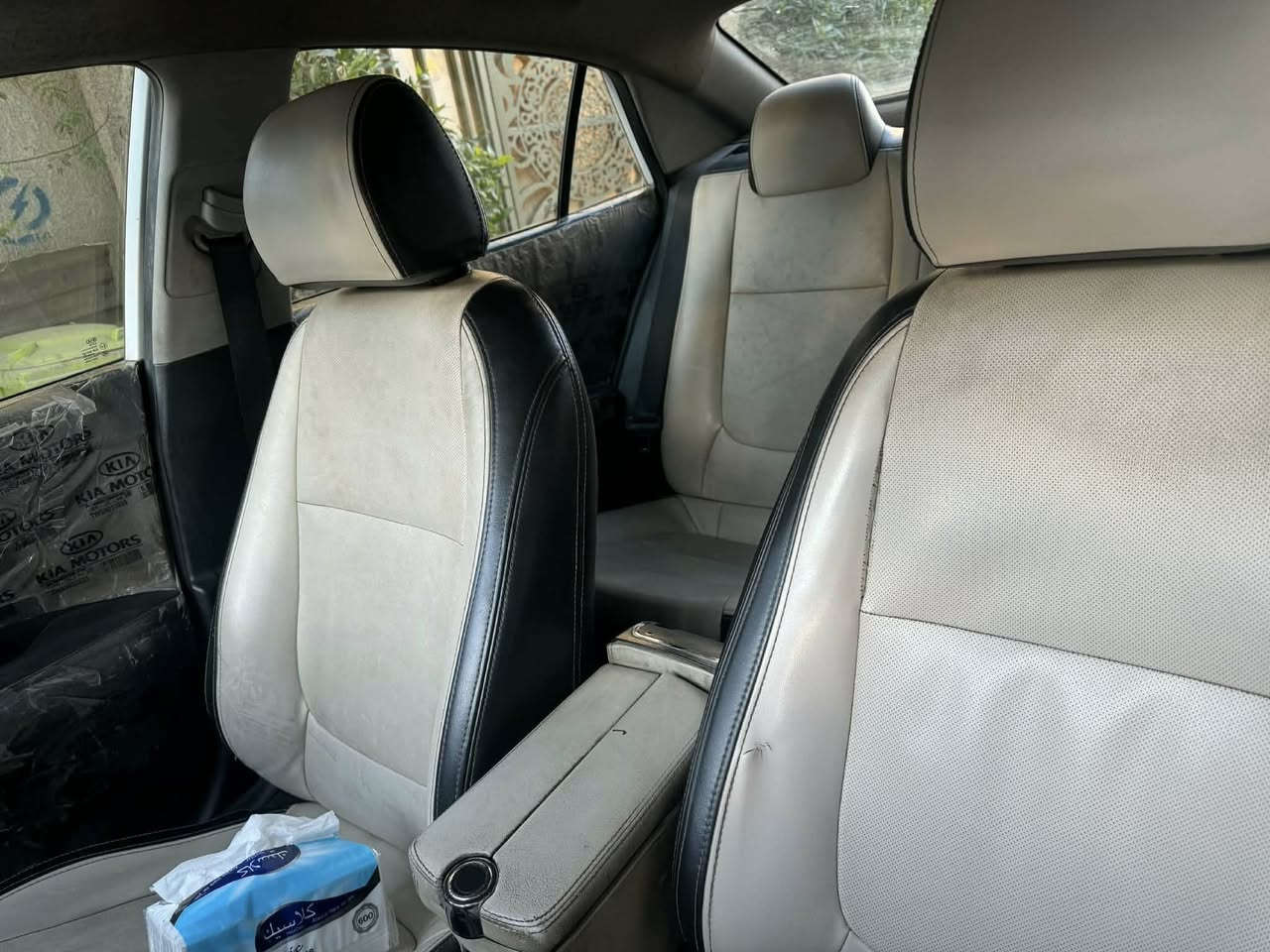 كيا ريو موديل 21  محرك 1600 ماشي 90 الف صور الحادث موجود امامكم وبيهه حالياً اضرار بسيطه مكاني بغداد الدوره 
للاتصال والاستفسار ***********
السعر 95 ورقه
