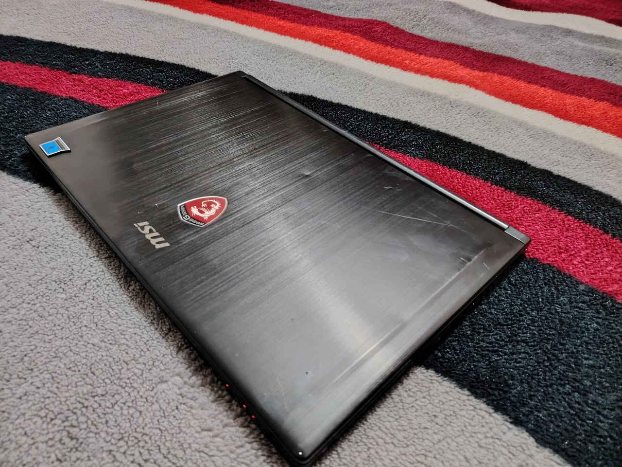 لابتوب MSI Gaming موديل GS63VR، معالج i7 وكرت 1060، يشغل الألعاب بدون مشاكل، خفيف وأداءه قوي. مناسب للألعاب والدراسة والتصميم. سعره 550 ألف ويجي وياه كل معدات العب من ماوس r8. وكيبورد mafiti. ويد4. وستاند تبريد من شركه tiger. وماوس باد


**إذا كنت صاحب هذا الإعلان وتريد حذفه لأي سبب، رجاءا أرسل رسالة إلى الدعم الفني**