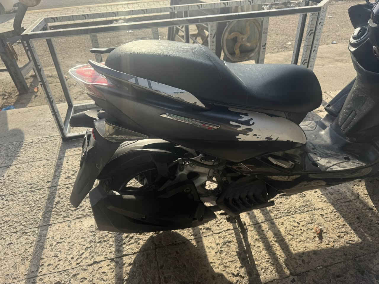 السلام عليكم ماجيته اس السعر ١٢ ورقة وبيها مجال بغداد حي اور ***********
