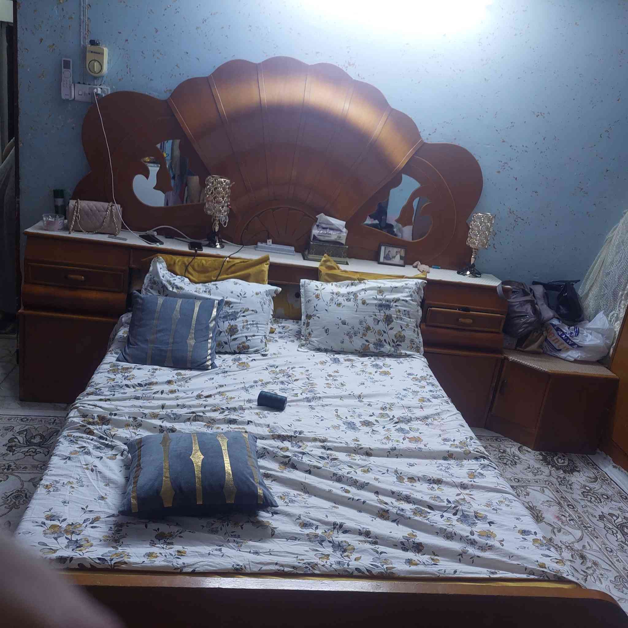 للبيع..للبيع ..للبيع @إشارة 
غرفة اخشاب صاج
سبب البيع ضيق المكان والغرفة كبيرة جدا
مستعمله والصور خير دليل
بابل حله 
للاستفسار  ***********
