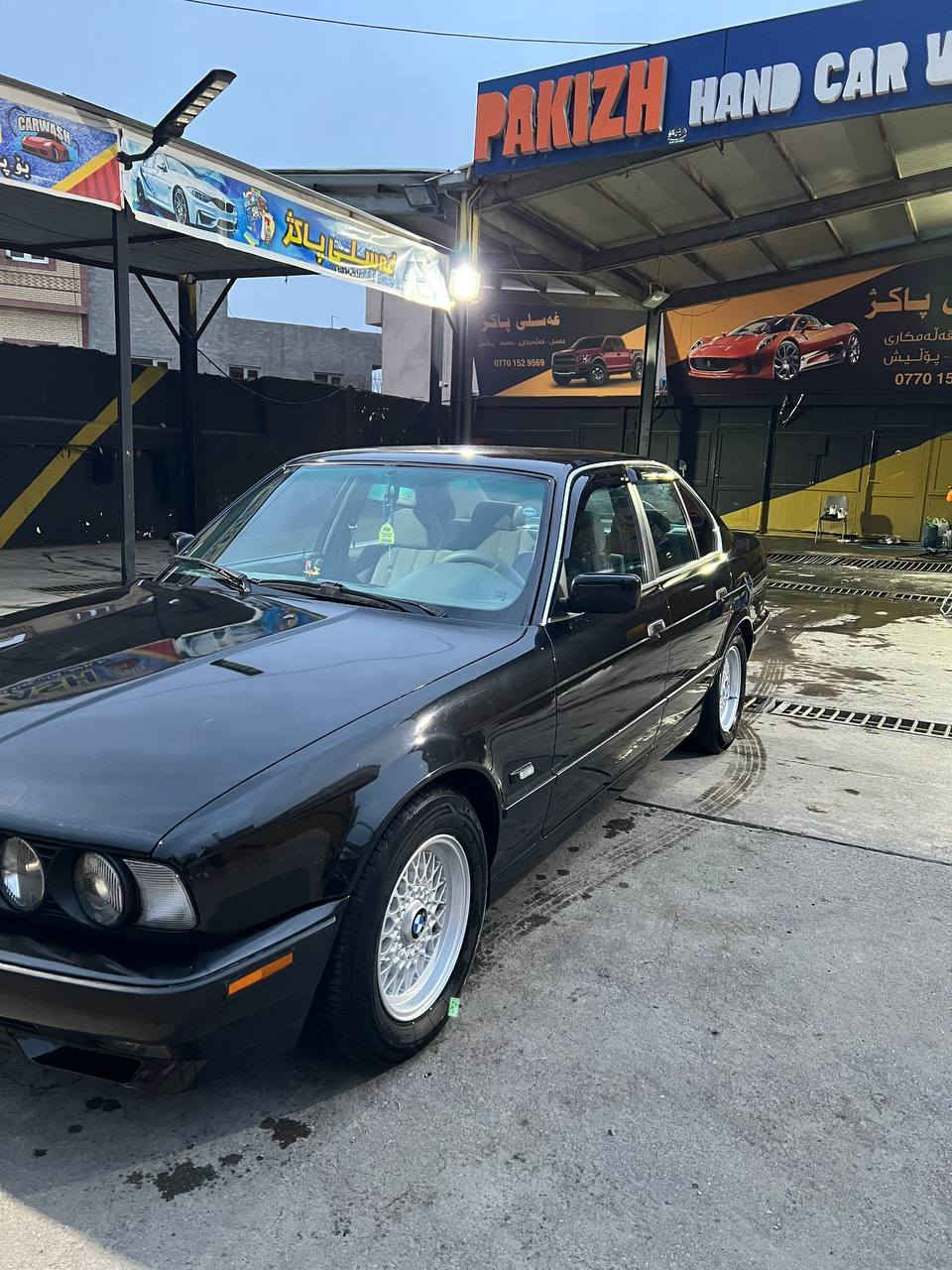 السلام عليكم:
BMW 525i.  V6
موديل 1993

سنوية جديد محرك كبس بشرط 

سيارة كفالة عامة من محرك وكير اوتامتيك وكلشي 
تبريد ثلج منضومة كاملة 

سيارة بدون دعمة صبغ جمالية فقط.

مكينه((6 سلندر مسكر جتال)) نشاط جدا قوي.

رقم سليمانية جديد سنوية لحد الـ 2030 تريد تحويل وكالة تريد فراغة.
 
85 ورقة_قابل للمراوسة

بيها مجال للطيبين الجادين.

تواصل ع رقم *********** السليمانية, العراق
