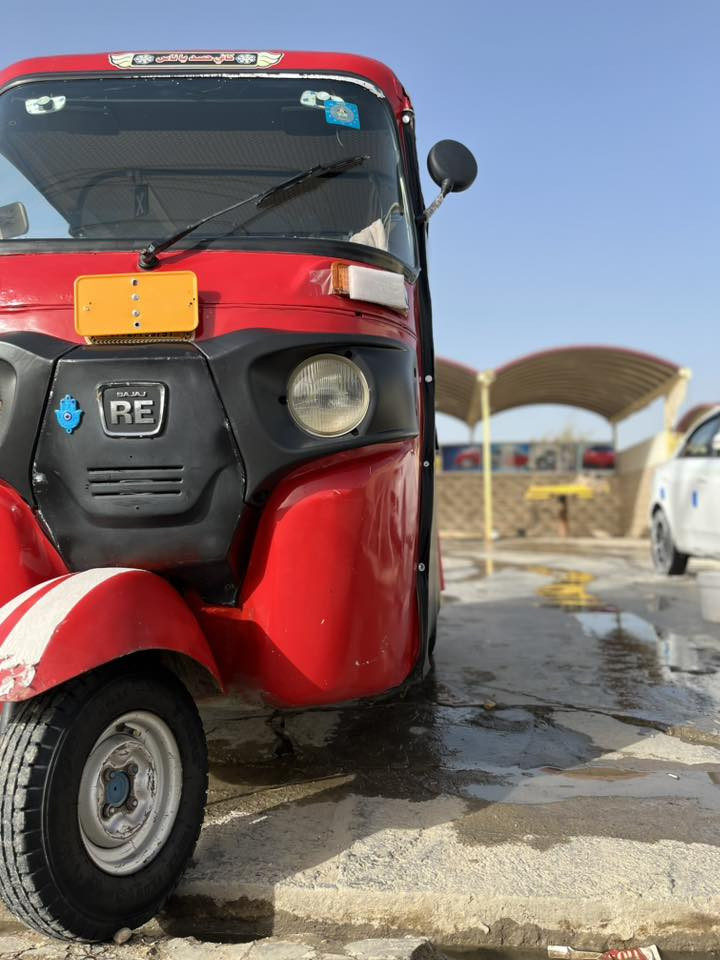 اسلام عليكم تكتك  للبيع موديل 17الشهر 12محسوبه عل 18 التكتك مرقمه رقم انكليزي  امفوله تعمير جديد  مكينه مال عشرين  بين قوسين التكتك خير من الله  معروضه ب6ملايين وبيها مجال  الرقم ***********
