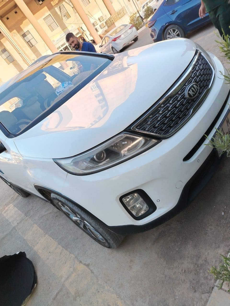 السلام عليكم
 سورنتو 2014 خليجية 7 راكب عدا البصمة وفتحة السقف مكينة 2400دوش 
سنوية لل2029 باسم والدي
3 قطع صبغ سونار موجود بالمنشور
سيارة كهربائياتها كاملة مابيها اي نقص شرط جرس بال120
تبريدها 3 قطع شغال تدفئة تبريد
ميكانيكها حلو مابي اي مشكلة
الكير مكفول والمكينة مفتوحة صار بيها كازكيت وتصلحت مابيها اي مشكلة لا تنقيص دهن ولا مي
نقصها هزاز الصلنصة وماطور بوابة فقط
سعرها 137 وبيها مجال
*********** متواجد واتساب
